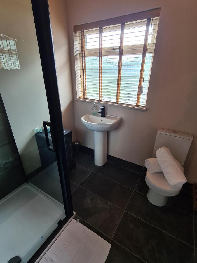 Rumer Hill House A Unique Boutique Styled Place To Stay In Cannock Close To A5 The Mcarthur Glen Outlet Great Wyrley Eksteriør billede